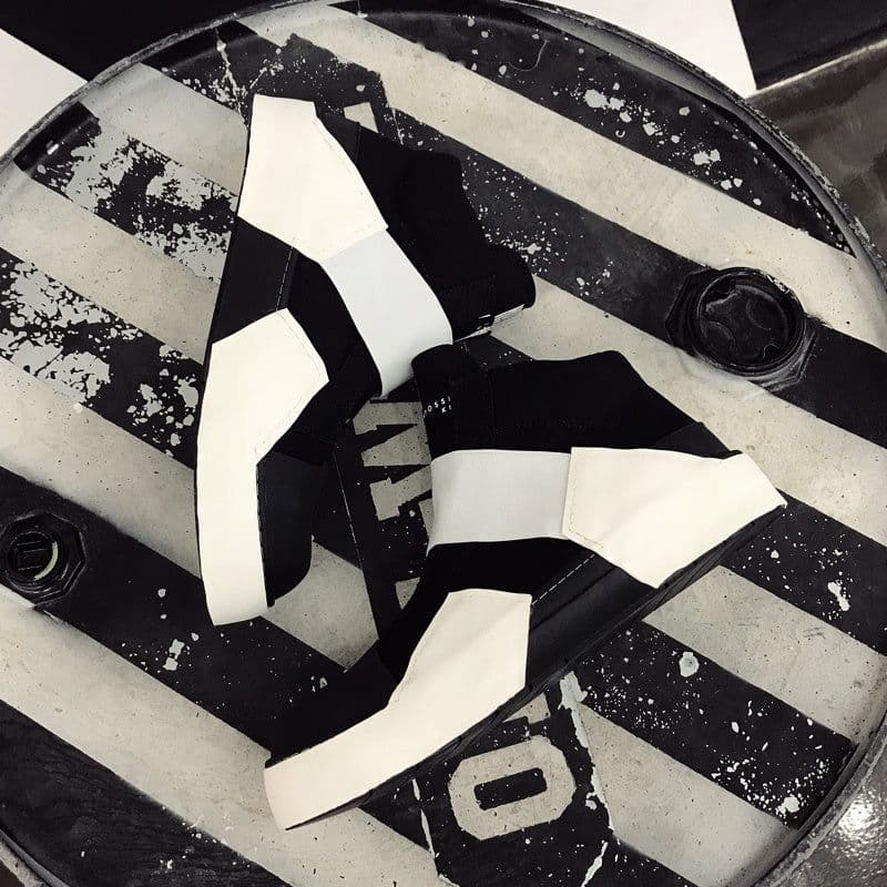 image-Men's And Women's Fashion Casual High-top Canvas Shoes