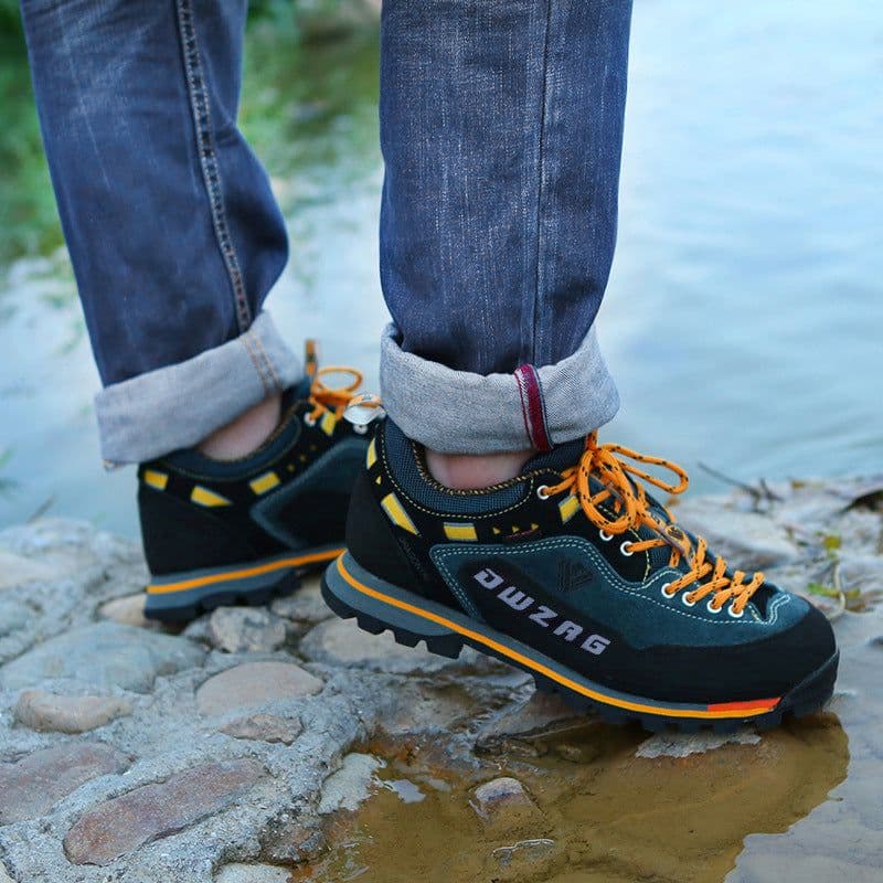 image-Lace Up Breathable Hiking Shoes For Men