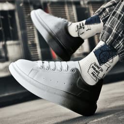 image-Gradual Color Small White Casual Sports Shoes For Men