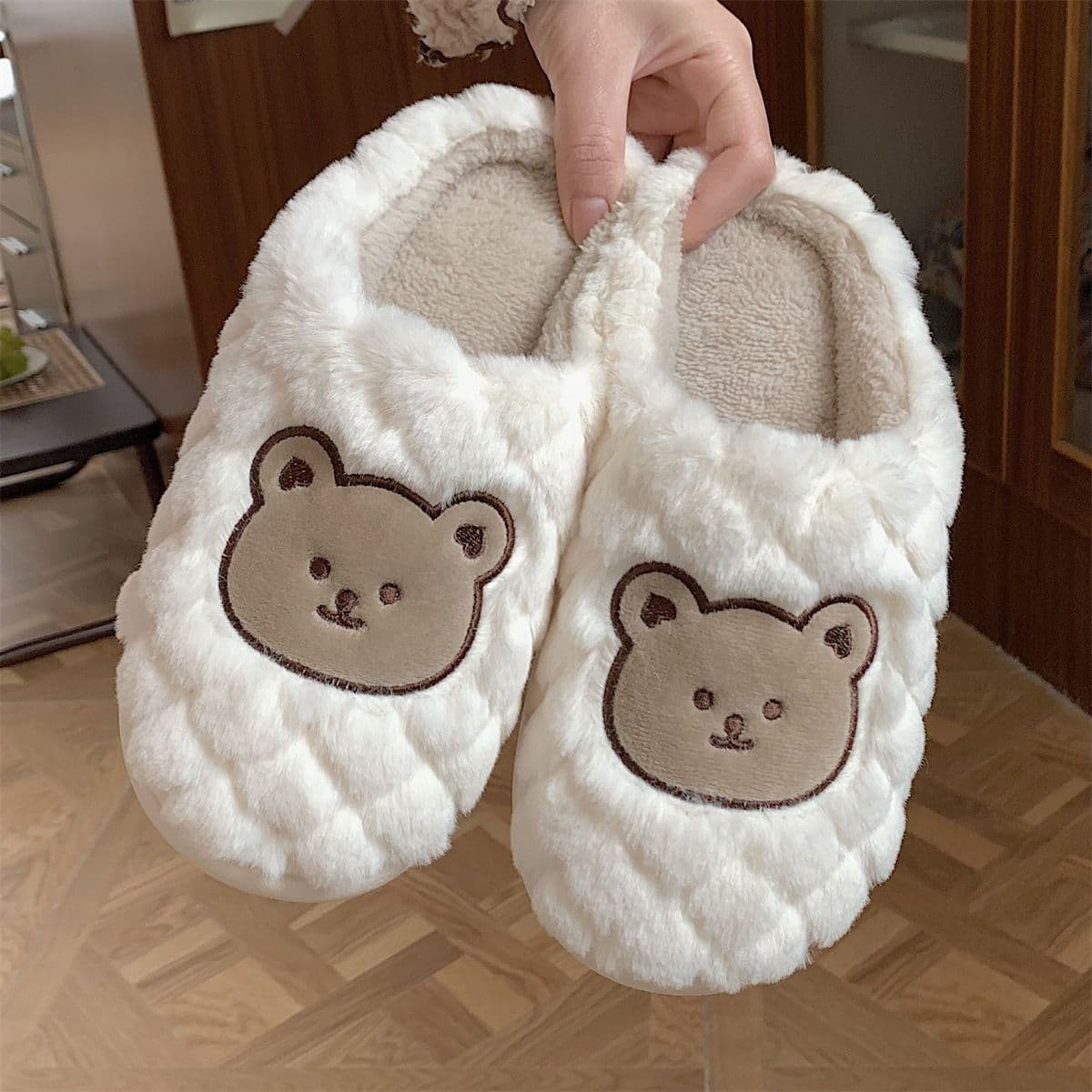 image-Warm Baotou Cotton Slippers For Students' Home Use