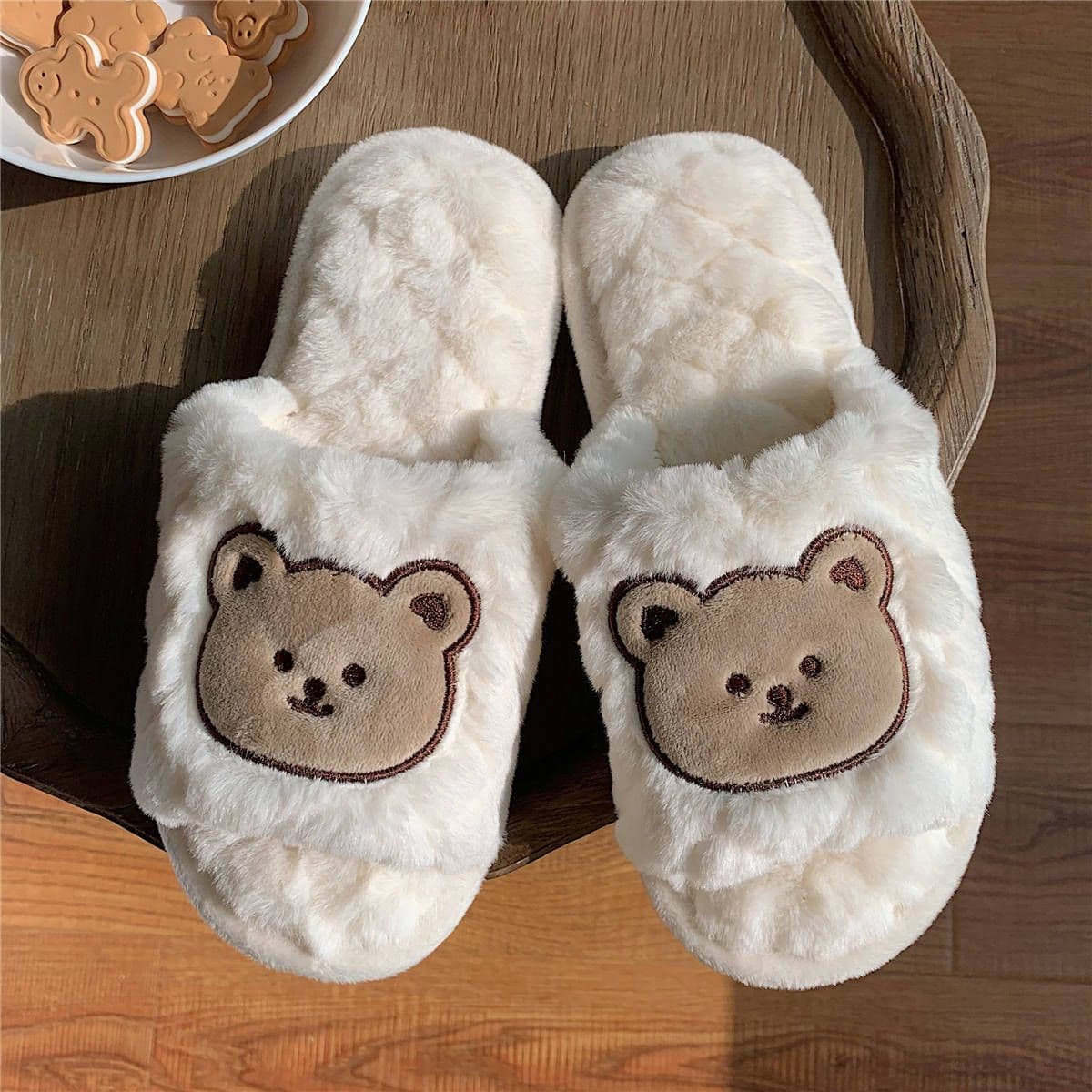 image-Warm Baotou Cotton Slippers For Students' Home Use