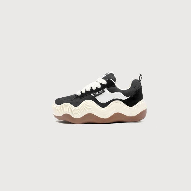 image-Couple Niche Design Women's Shoes Versatile