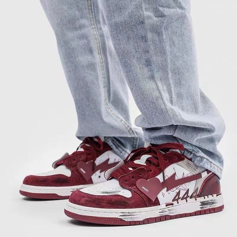 image-Men's And Women's Fashion Shoes Designed In A Niche