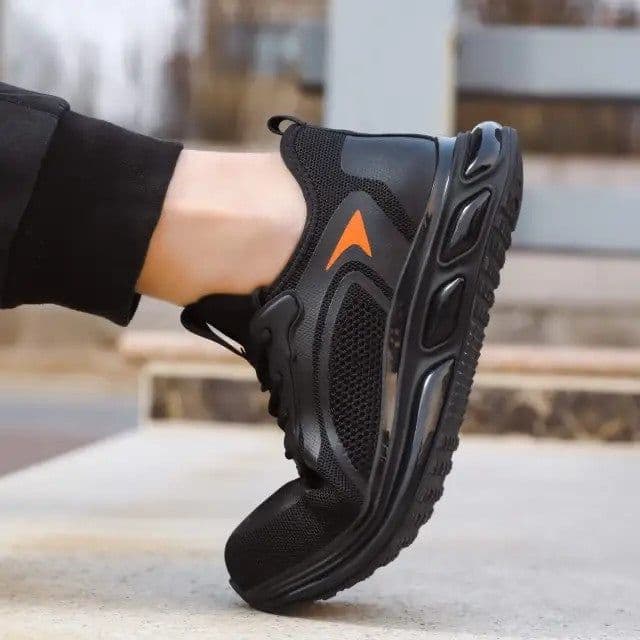 image-Men's Puncture Resistant Safety Shoes Are Lightweight And Comfortable