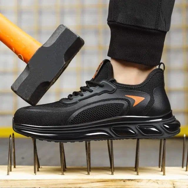 image-Men's Puncture Resistant Safety Shoes Are Lightweight And Comfortable