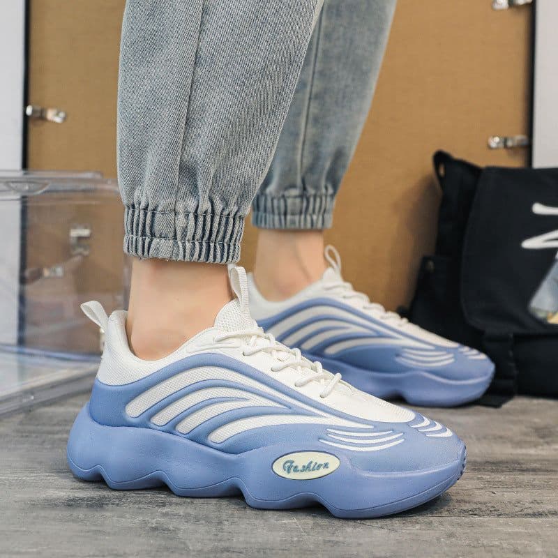 image-Fashionable Men's Shoes With New Thick Soles
