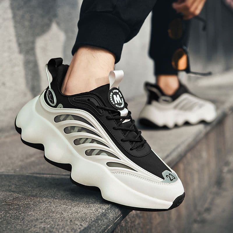 image-Fashionable Men's Shoes With New Thick Soles