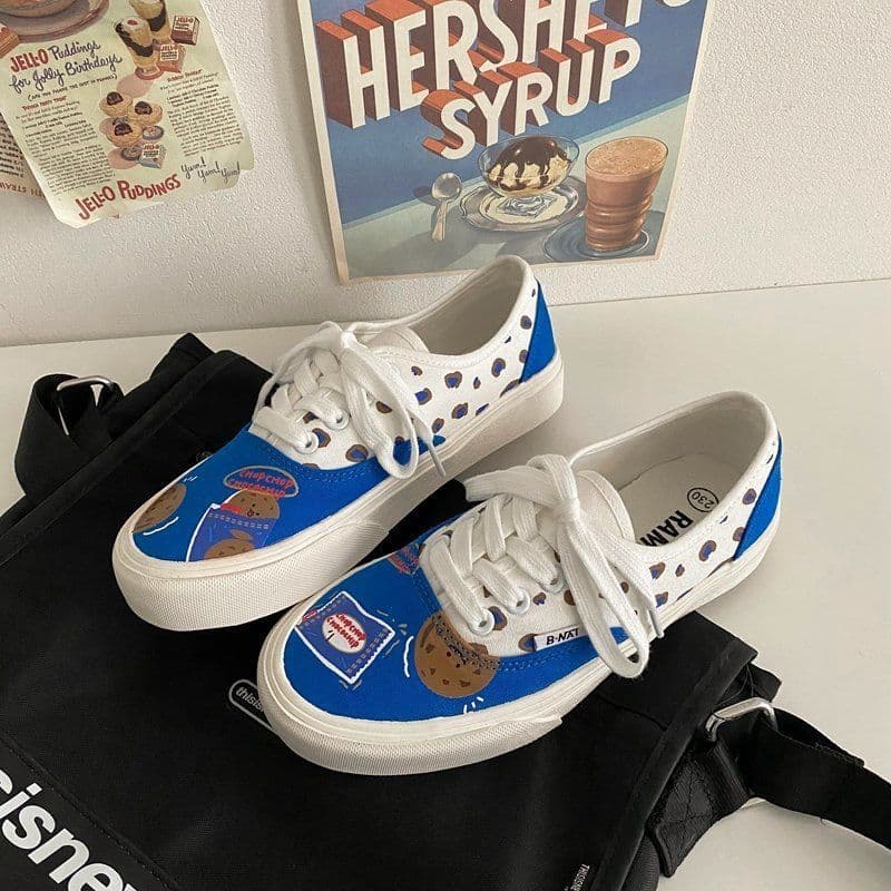 image-Fashionable Color Matching Graffiti Board Shoes
