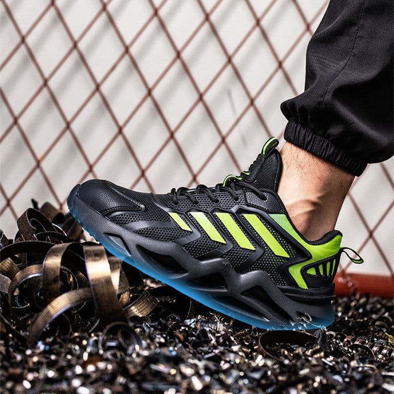 image-Flying Woven Labor Protection Shoes With Wear-resistant And Anti-skid Soles