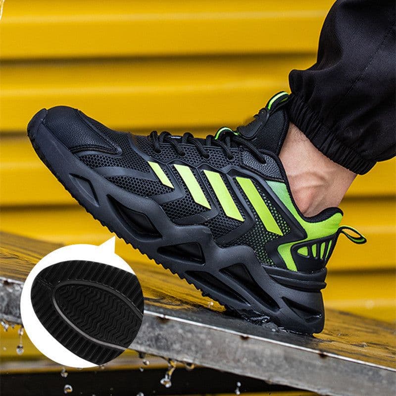 image-Flying Woven Labor Protection Shoes With Wear-resistant And Anti-skid Soles