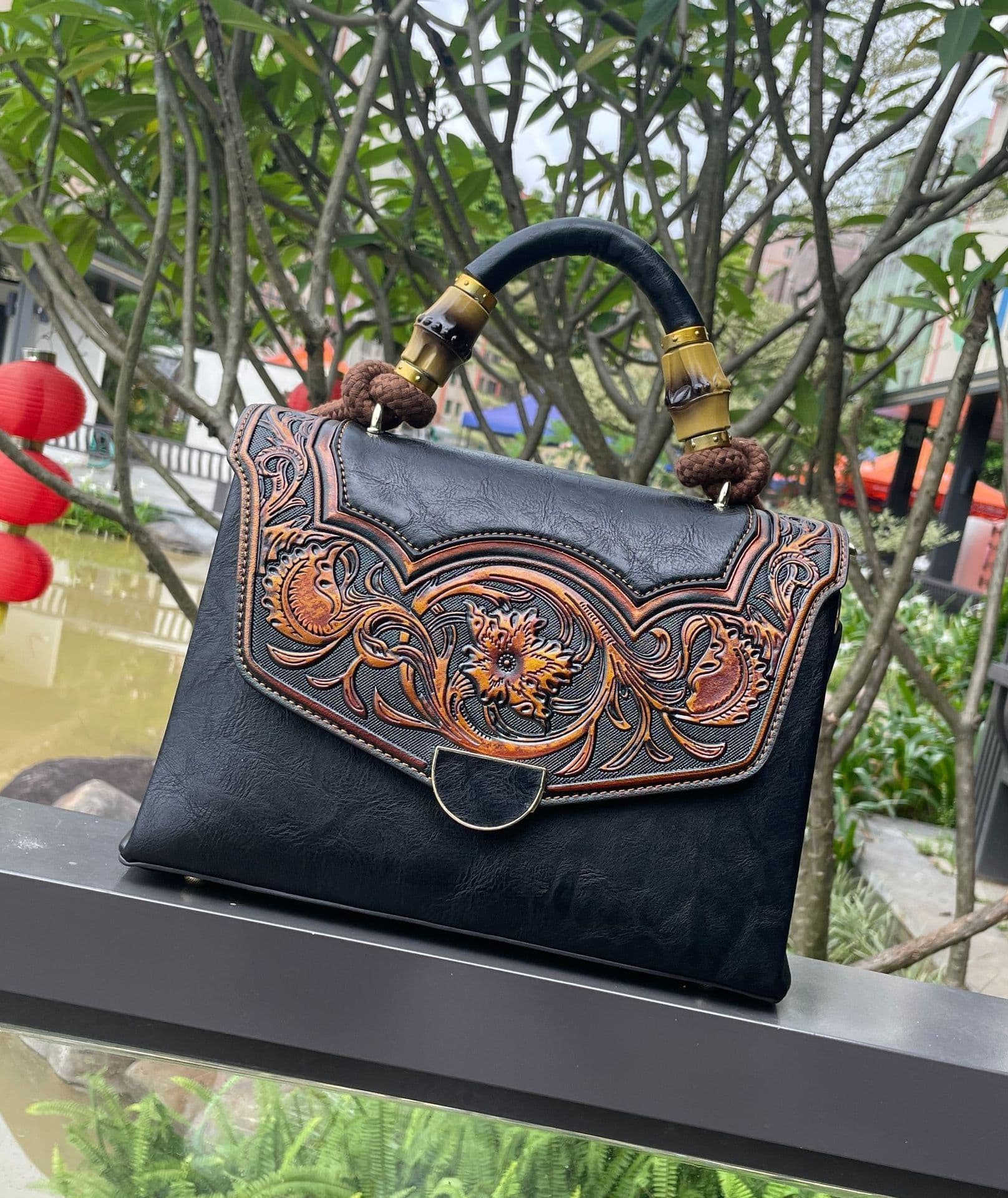 image-Retro Style Trendy Women's Three-dimensional Embossed Crossbody Bag