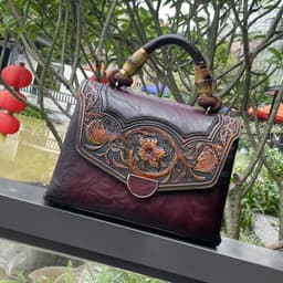 image-Retro Style Trendy Women's Three-dimensional Embossed Crossbody Bag