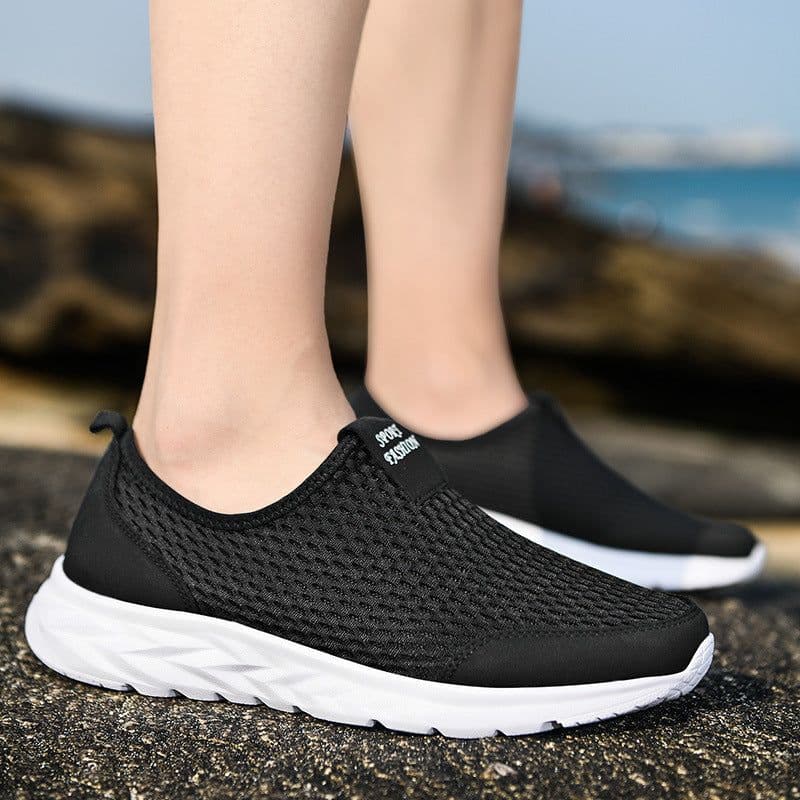 image-Outdoor New Couple Casual Men's Mesh Shoes Soft Sole Lightweight Breathable Running Shoes Sneakers