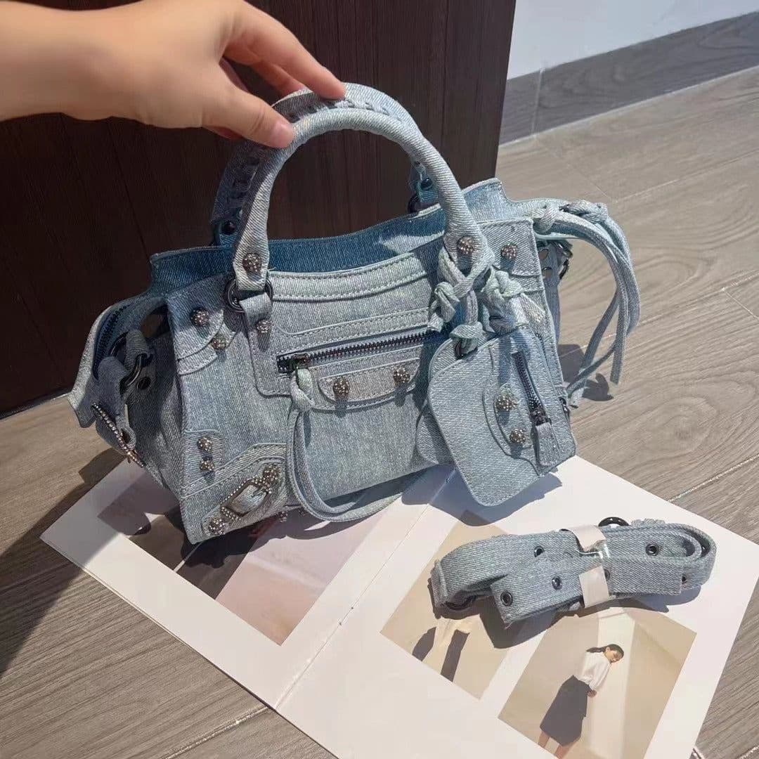 image-Women's Fashion Portable Messenger Bag