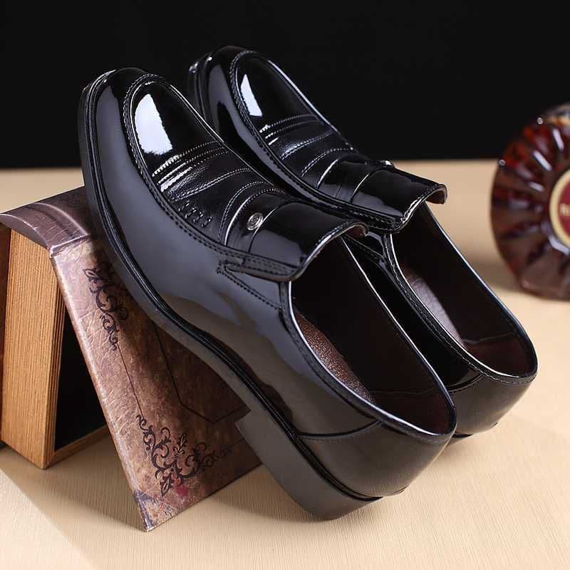 image-Men's Fashion Casual Solid Color Leather Shoes