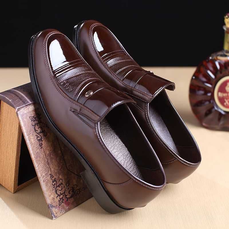 image-Men's Fashion Casual Solid Color Leather Shoes