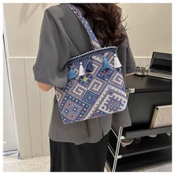 image-Minority Fashion Simple Vacation Style Versatile Women's Bag