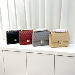 image-Leather Underarm Small Square Bag Diamond Chain Crossbody Bag