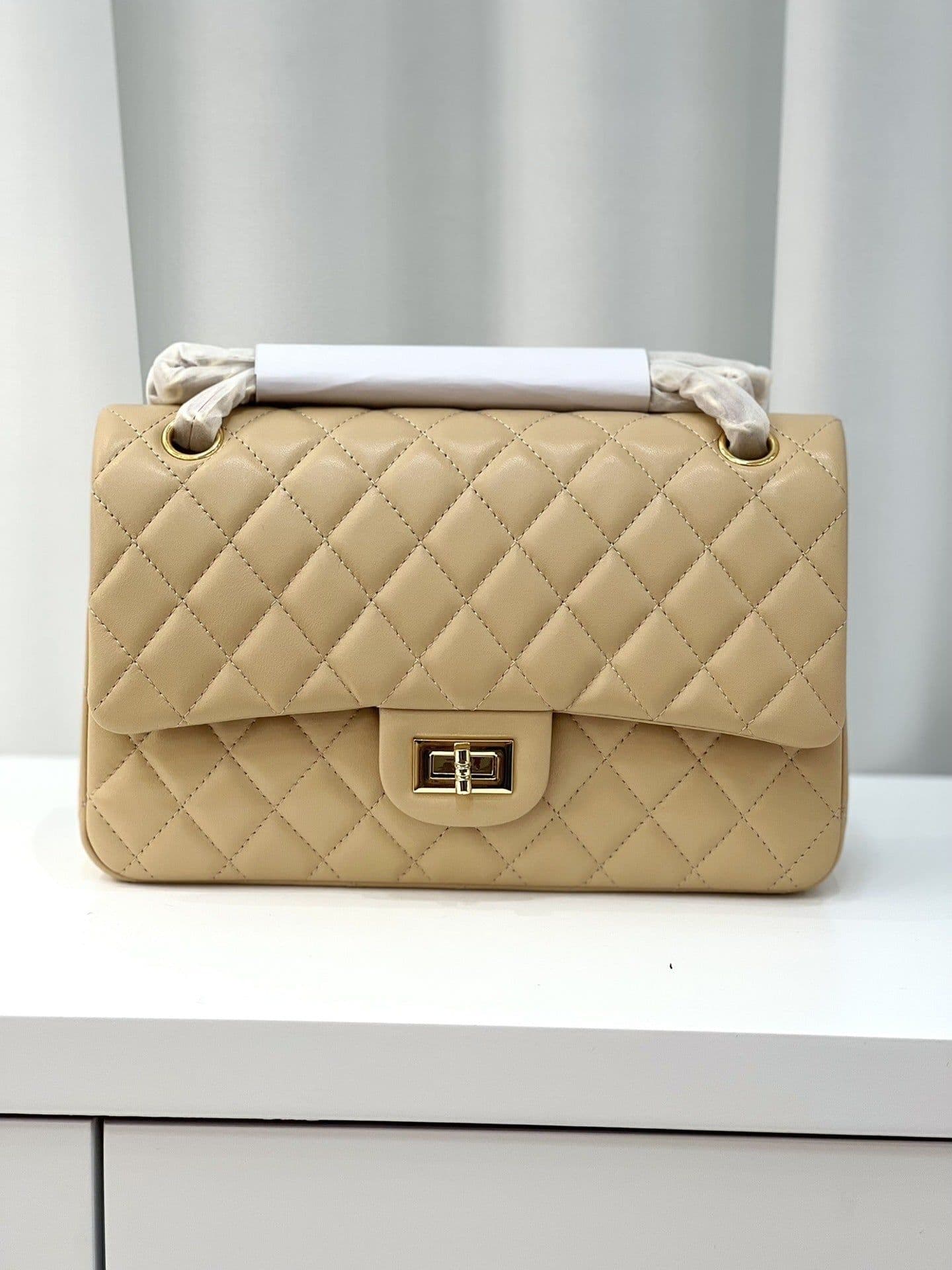 image-Leather Underarm Small Square Bag Diamond Chain Crossbody Bag