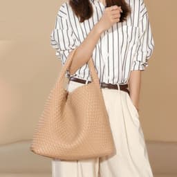 image-Fashion Casual Large Capacity Hand-woven Bag Women