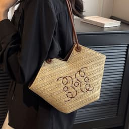 image-Women's Fashionable Retro Underarm Woven Bag