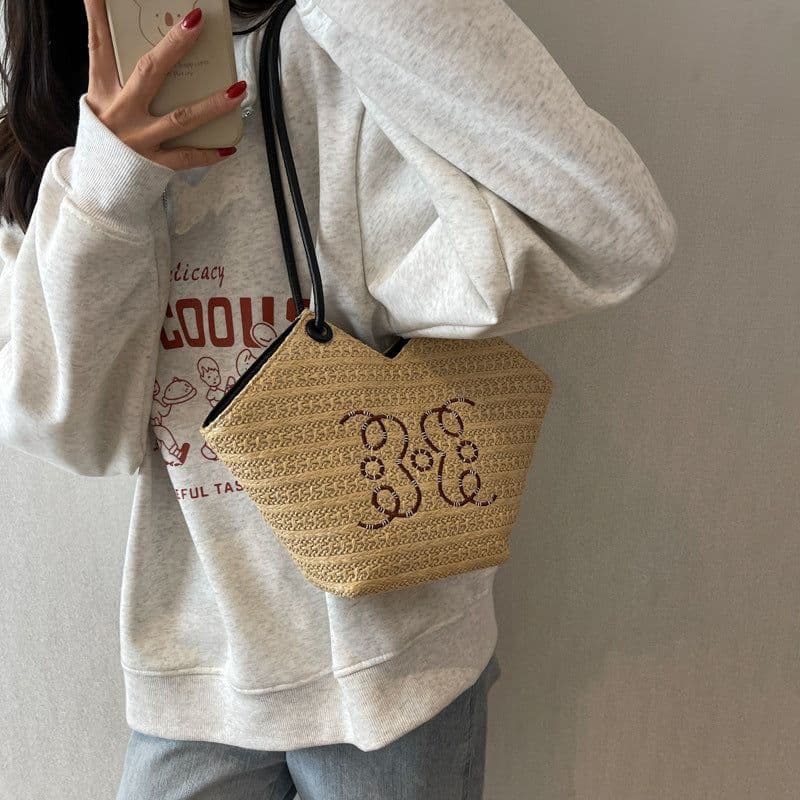 image-Women's Fashionable Retro Underarm Woven Bag