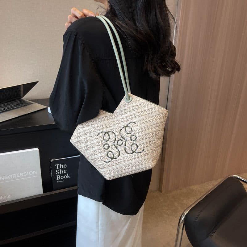 image-Women's Fashionable Retro Underarm Woven Bag