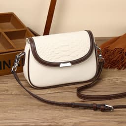 image-New Fashion Versatile Contrast Color Messenger Bag