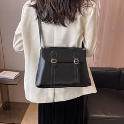 image-One-shoulder Women's Retro Fashion Niche Messenger Bag