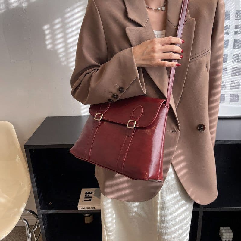 image-One-shoulder Women's Retro Fashion Niche Messenger Bag
