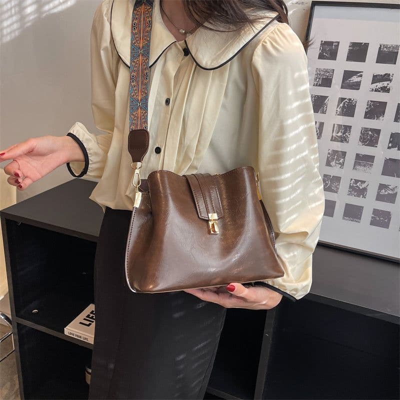 image-High Sense Trendy Small Bags Female Temperament Stylish Good Texture Messenger Bag