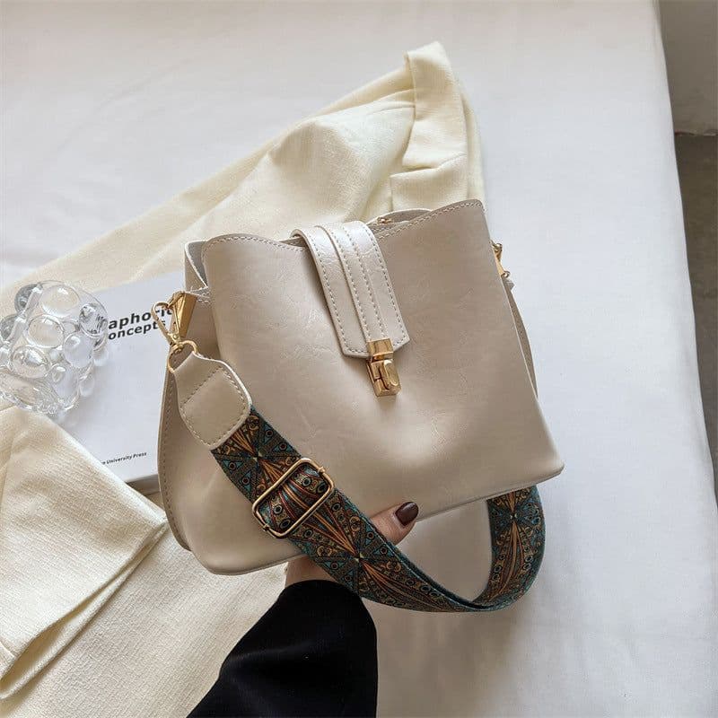 image-High Sense Trendy Small Bags Female Temperament Stylish Good Texture Messenger Bag