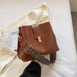 image-High Sense Trendy Small Bags Female Temperament Stylish Good Texture Messenger Bag