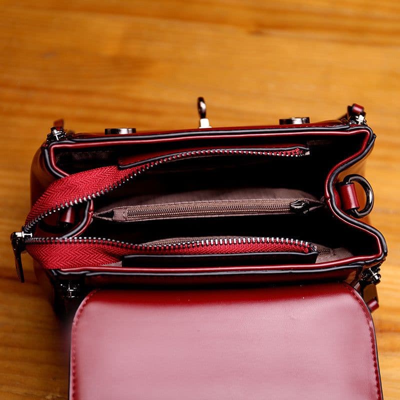 image-Women's Cowhide Vintage Crossbody Handbag
