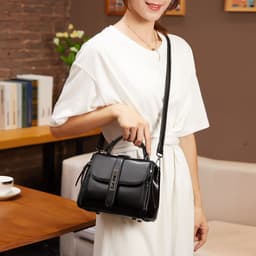 image-Women's Cowhide Vintage Crossbody Handbag