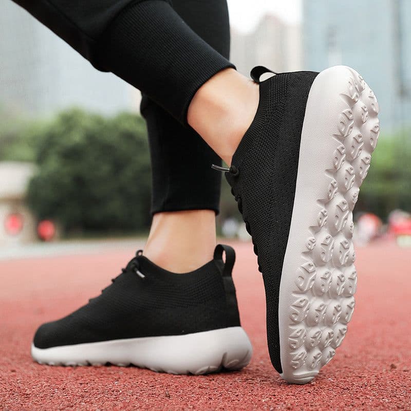 image-Four Seasons Sports Running Shoes Couple Kitchen