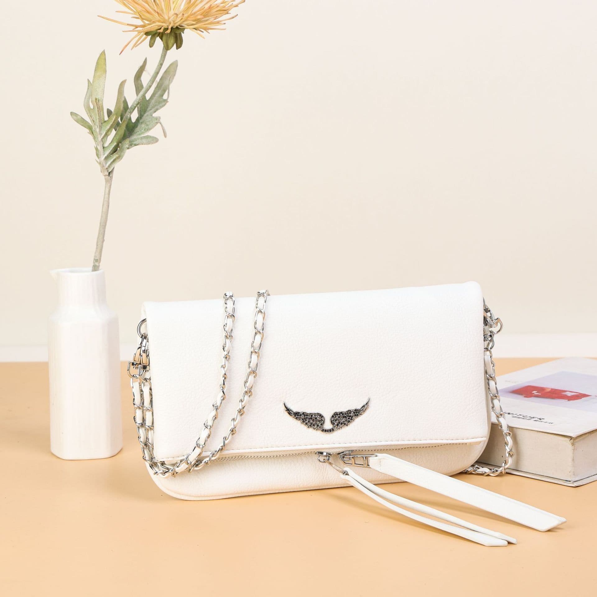 image-Dustproof Bag Large Capacity Fashion Chain Portable Shoulder Bag