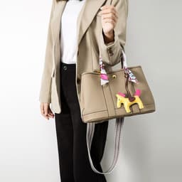 image-Large Capacity Wide Shoulder Strap Cross Body Bucket Bag