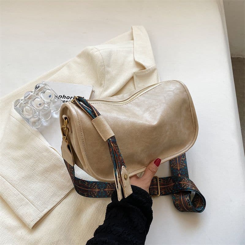image-Fashion Oil Wax Cowhide Messenger Bag
