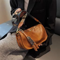 image-Fashion Oil Wax Cowhide Messenger Bag