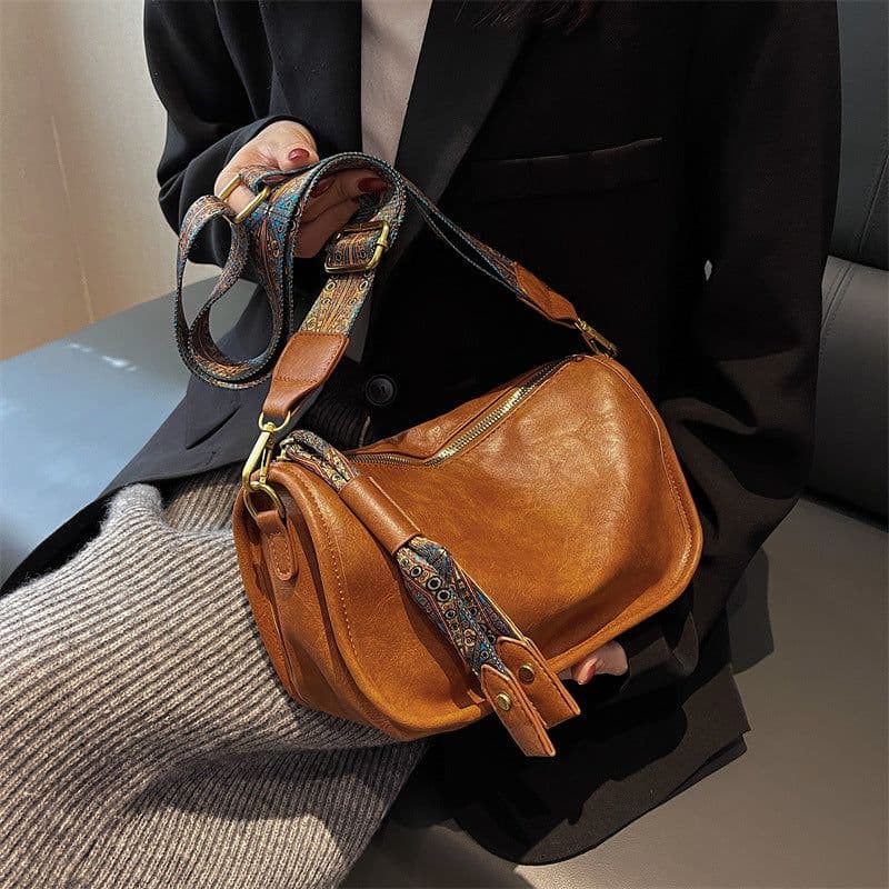 image-Fashion Oil Wax Cowhide Messenger Bag