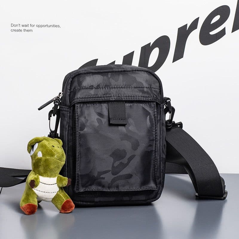 image-Men's And Women's Fashion Leisure Large Capacity Shoulder Satchel Bag