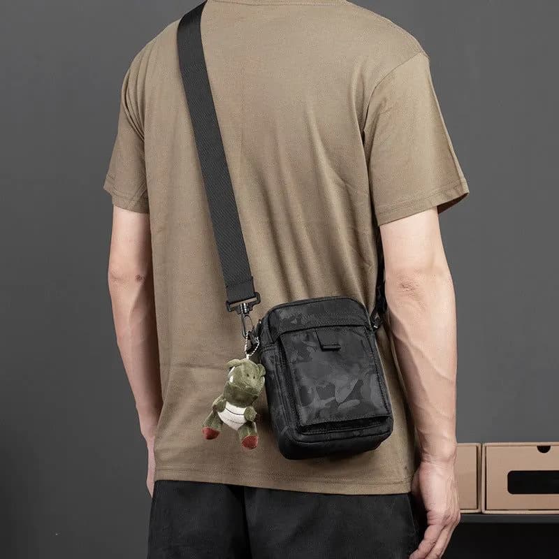 image-Men's And Women's Fashion Leisure Large Capacity Shoulder Satchel Bag