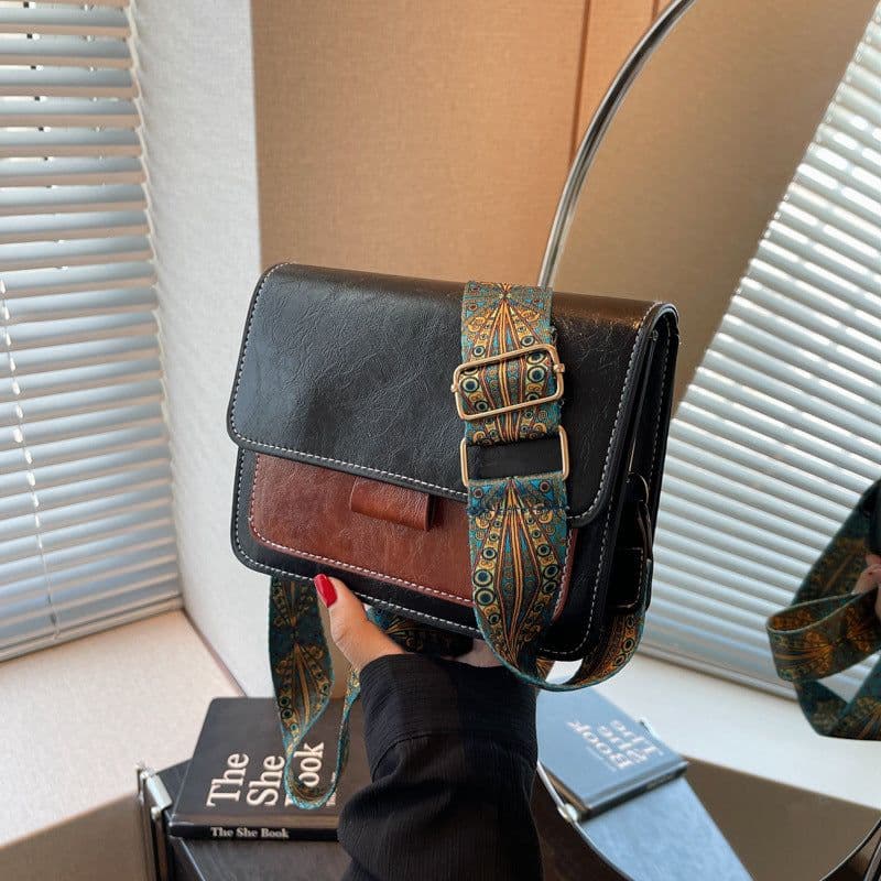 image-Women's Oily Leather Vintage Bag Crossbody