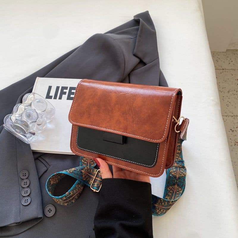 image-Women's Oily Leather Vintage Bag Crossbody