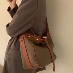 image-Women's Autumn And Winter Large Capacity Portable Shoulder Messenger Bag