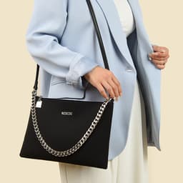 image-Lightweight And Large Capacity Waterproof Oxford Cloth Tote All-matching