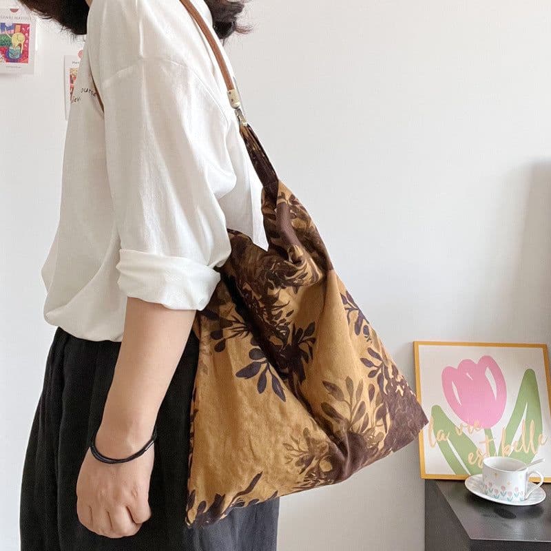 image-Retro Chinese Printed One-shoulder Crossbody Bag
