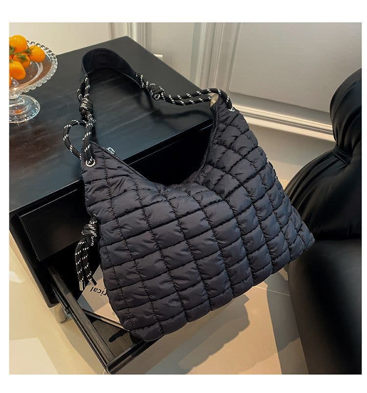 image-Lightweight Down Pleated One-shoulder Cloud Bag
