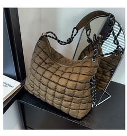 image-Lightweight Down Pleated One-shoulder Cloud Bag